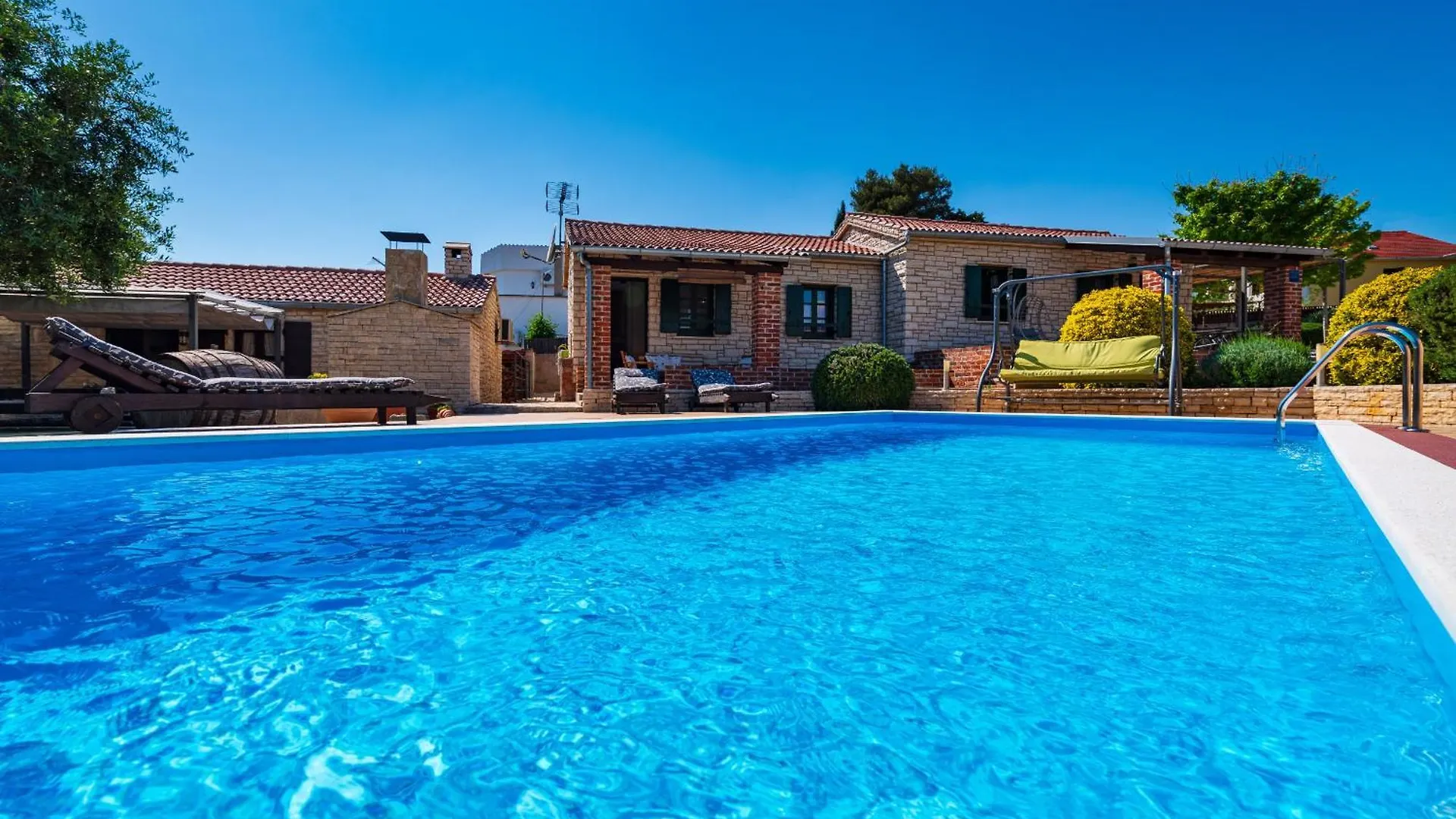 Stone Villa Tea With Pool Posedarje